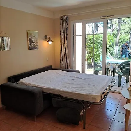Ferienhaus Maisonnette Mitoyenne 2 Etoiles Paisible Piscine Ocean Velo Marche Ideal Pour Tous Lacanau